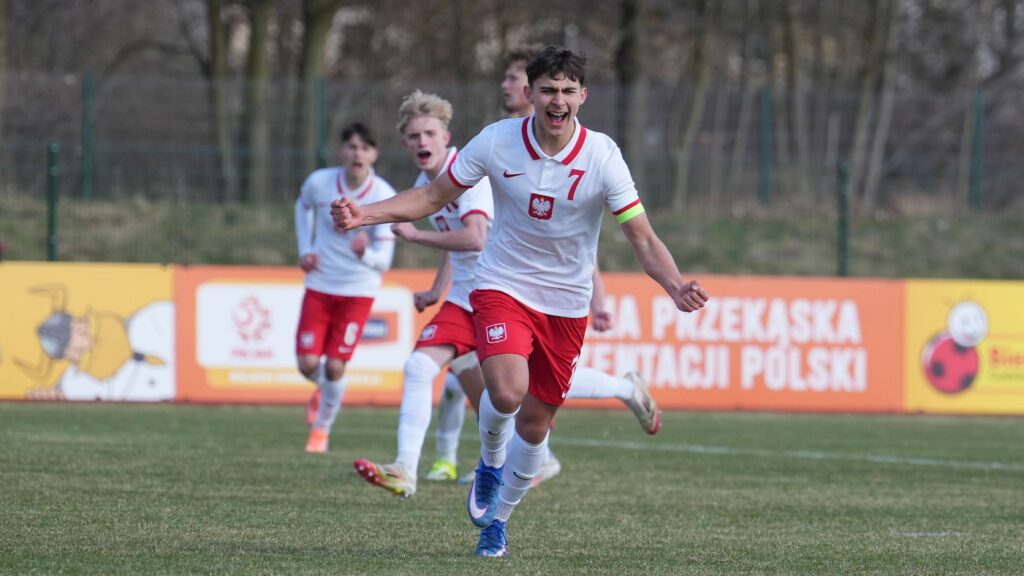Kornel Brzózka Polska u16 bramka wyrównującą na 1:1 z Czechami