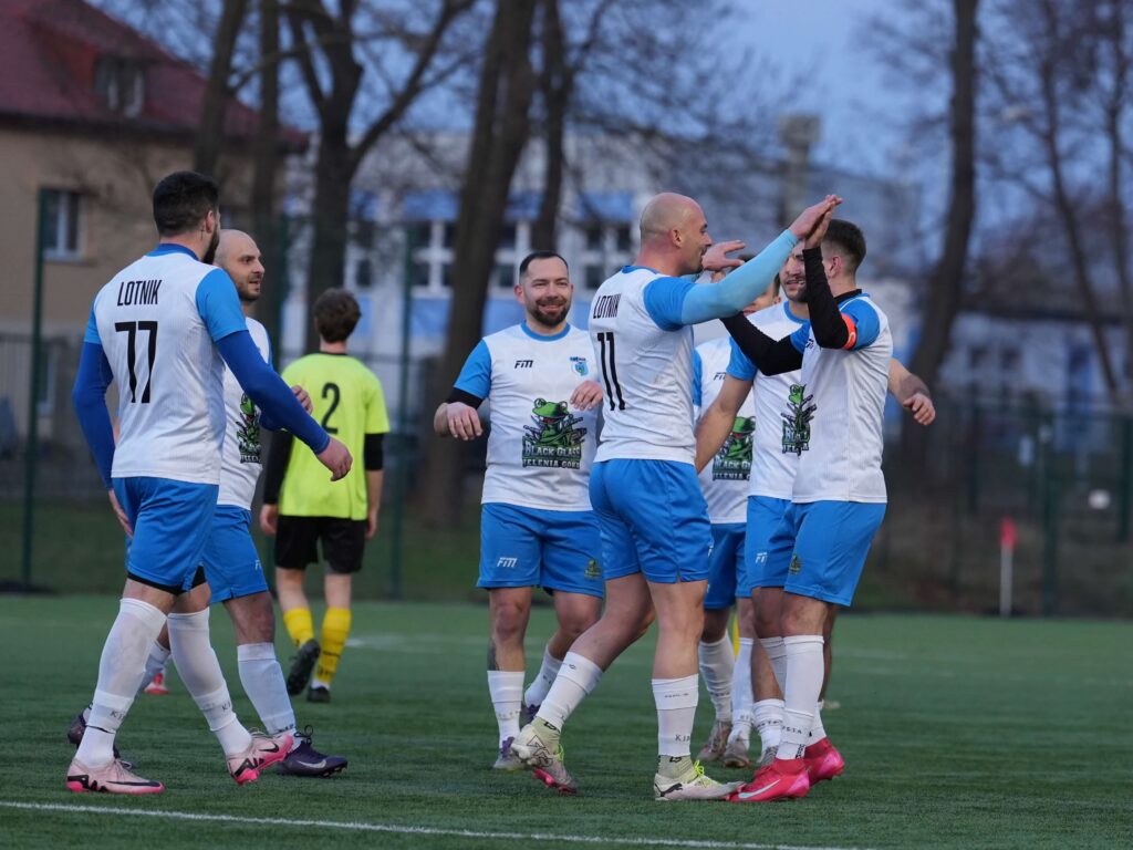 Czteropak Karczmarczyka!! Victoria II Jelenia Góra - LKS Lotnik Jeżów Sudecki 2:9 Victoria II Jelenia Góra - LKS Lotnik Jeżów Sudecki 2:9